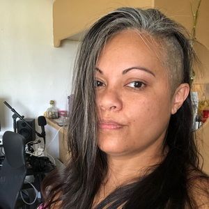 Meet your Posher, Leah